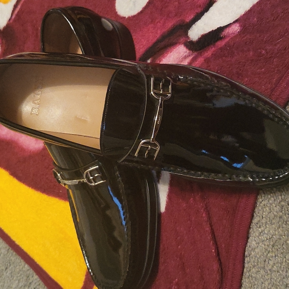 Bally's. Pattern leather